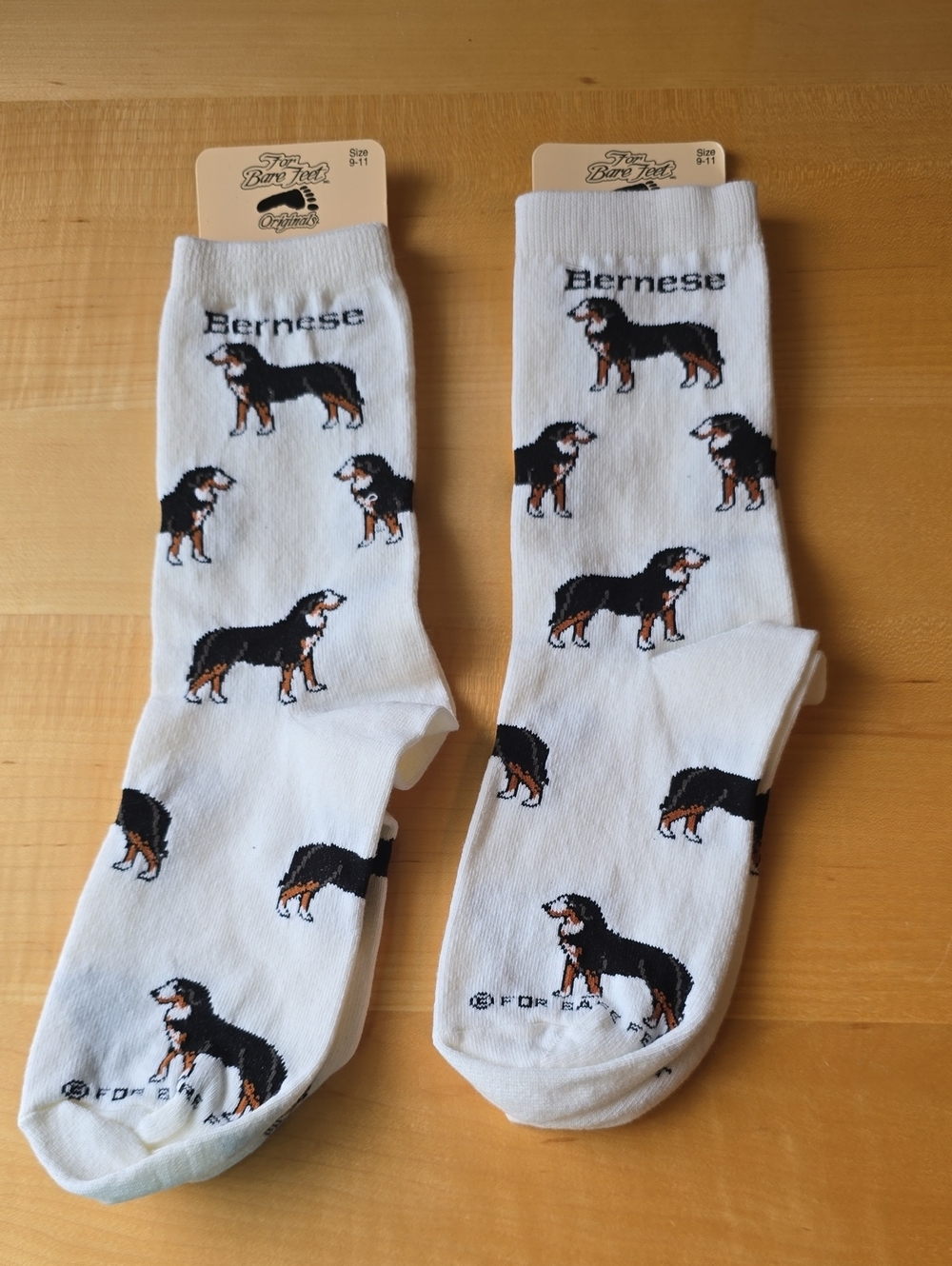 Bernese Mountain Dog Berner socks, 2 pairs, White, NWT 9-11